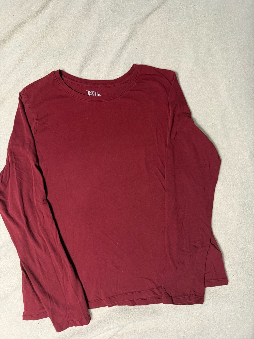 Time and Tru Women's Long Sleeve Crewneck Top in Burgundy